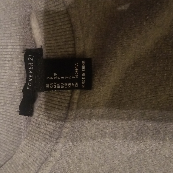 Forever 21 gray cropped sweatshirt, sz Small EUC - Picture 3 of 5